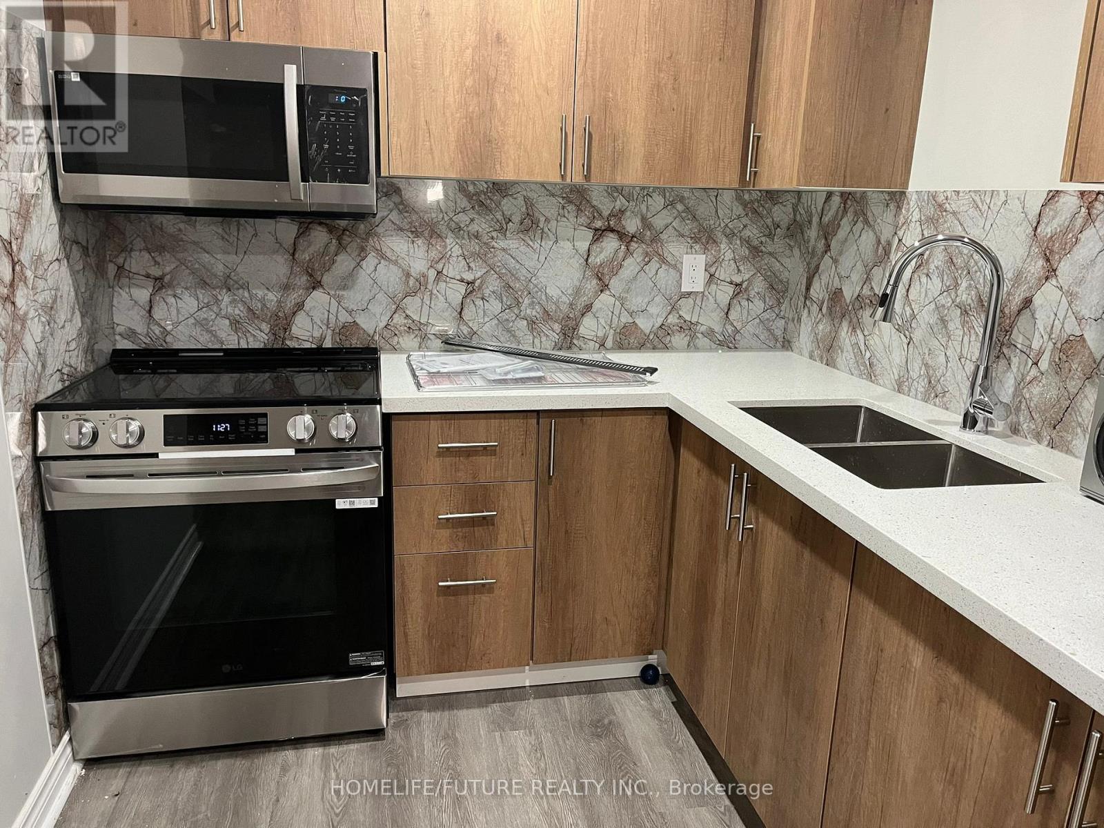 Bsmt - 2 Hoover Park Drive, Whitchurch-Stouffville, Ontario  L4A 1S1 - Photo 10 - N12958708