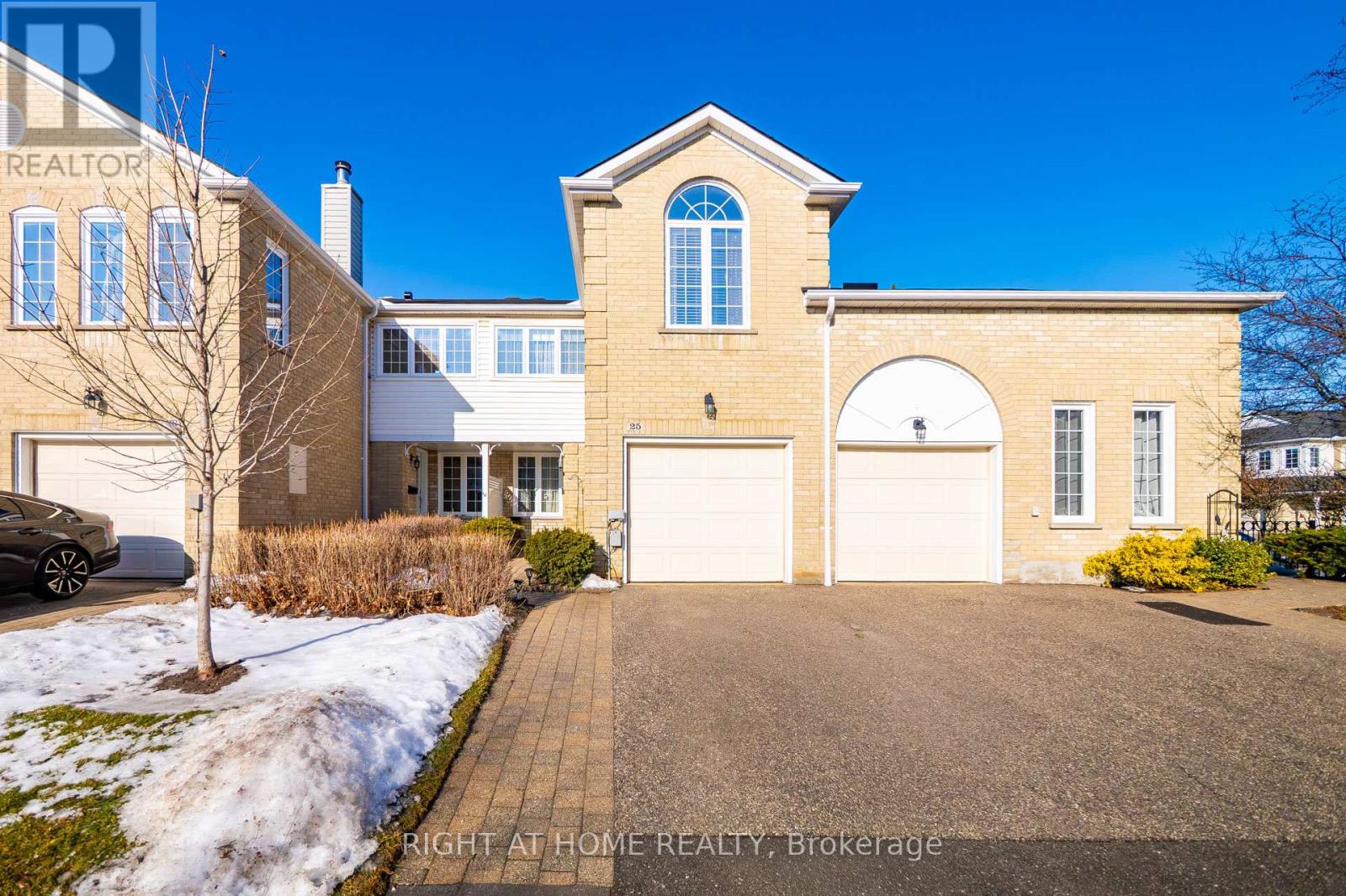25 HEATHCLIFFE SQUARE, Brampton, Ontario