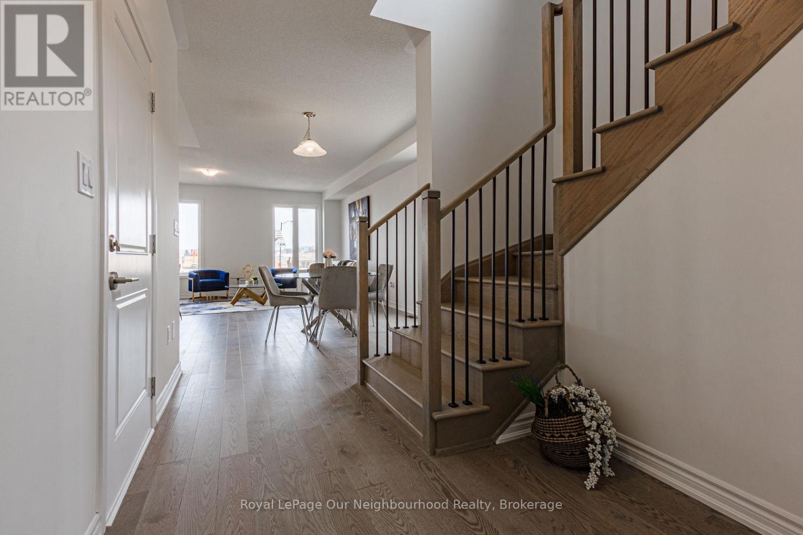 342 Thimbleweed Court, Milton, Ontario  L9E 1T2 - Photo 5 - W12850914