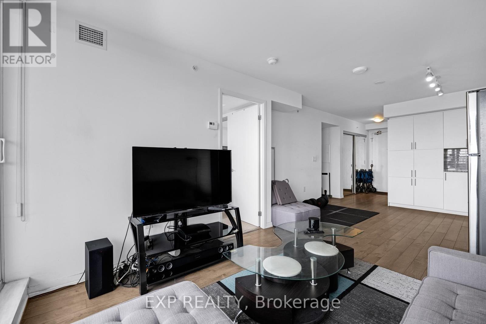 703 - 3091 Dufferin Street, Toronto, Ontario  M6A 0C4 - Photo 7 - W12959190