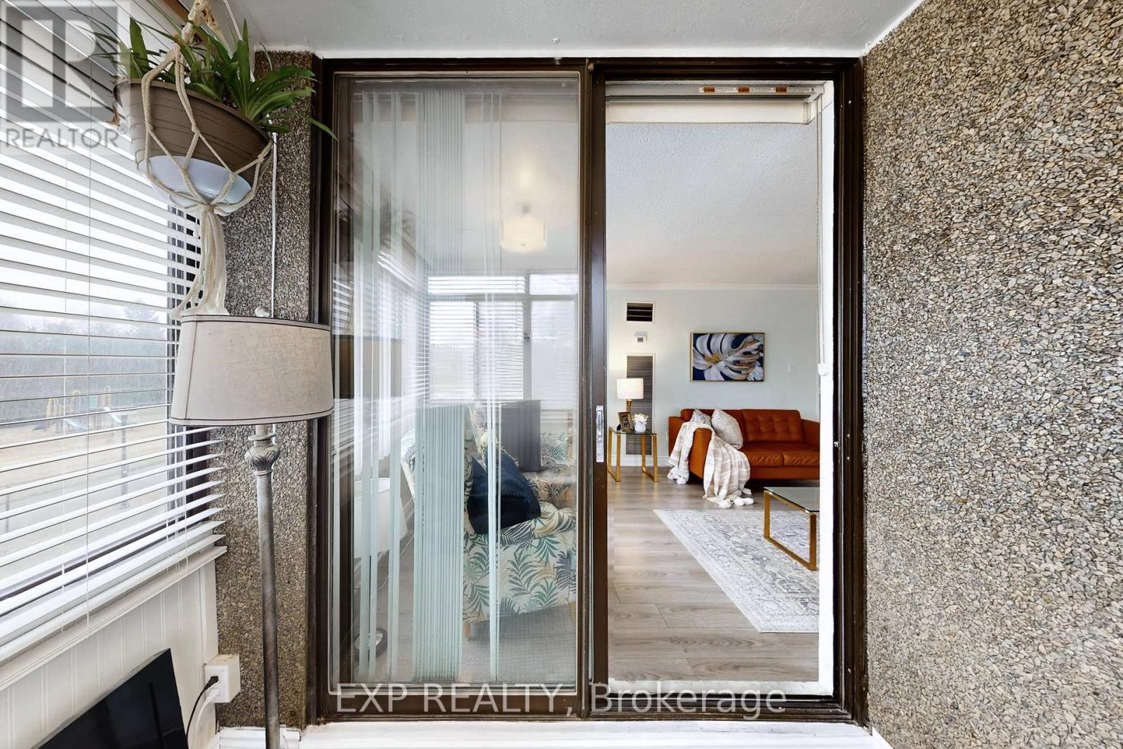 202 - 1300 Mississauga Valley Boulevard, Mississauga, Ontario  L5A 3S9 - Photo 23 - W12959232