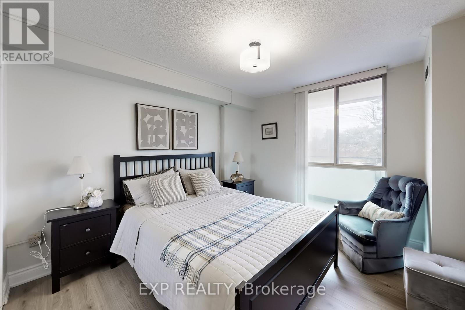 202 - 1300 Mississauga Valley Boulevard, Mississauga, Ontario  L5A 3S9 - Photo 24 - W12959232