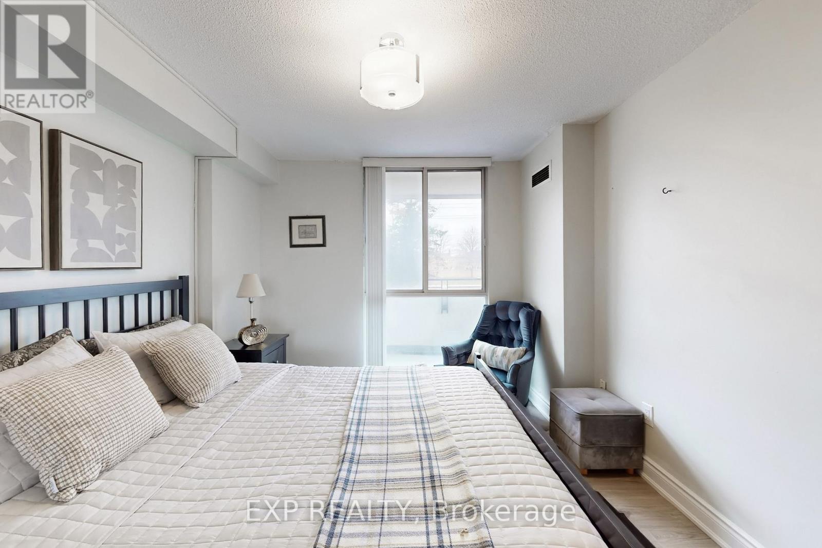 202 - 1300 Mississauga Valley Boulevard, Mississauga, Ontario  L5A 3S9 - Photo 25 - W12959232
