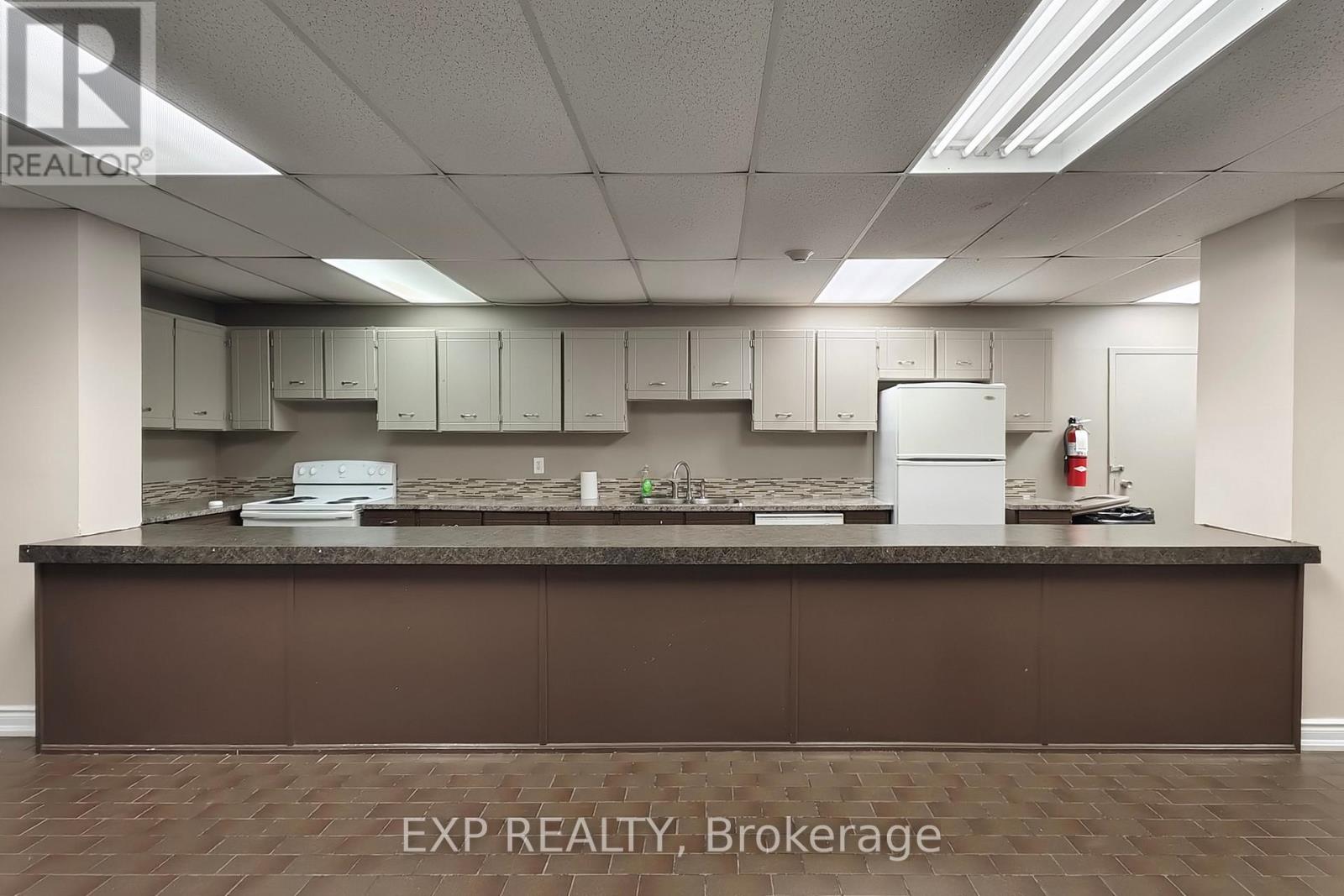 202 - 1300 Mississauga Valley Boulevard, Mississauga, Ontario  L5A 3S9 - Photo 43 - W12959232