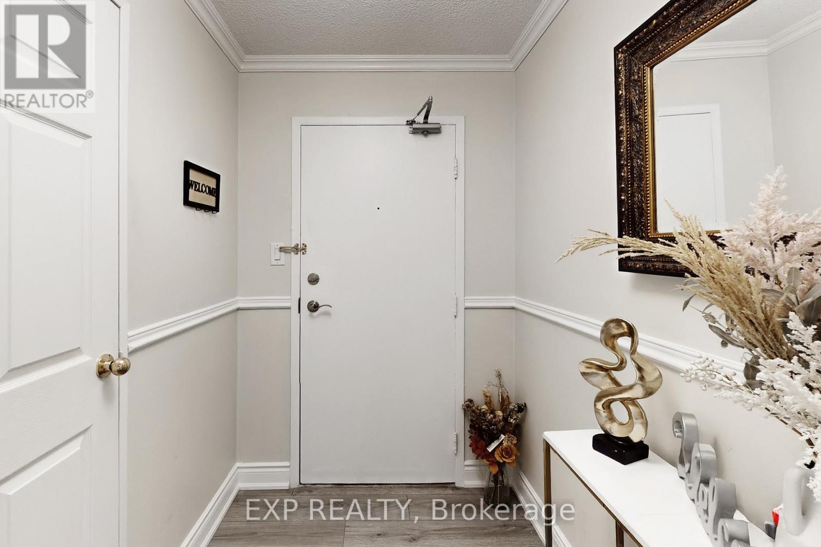 202 - 1300 Mississauga Valley Boulevard, Mississauga, Ontario  L5A 3S9 - Photo 9 - W12959232