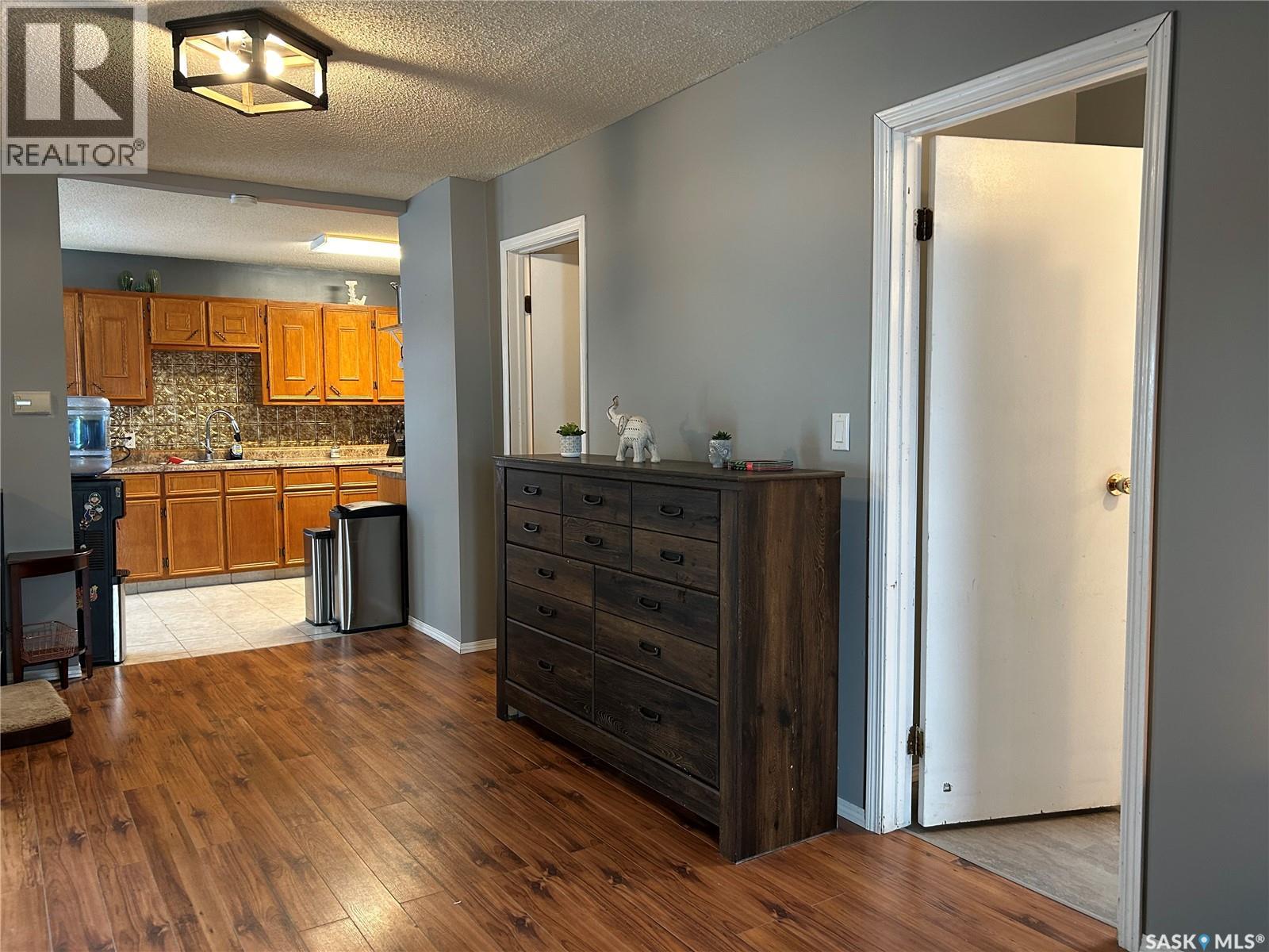 810 2nd Street, Estevan, Saskatchewan  S4A 0L2 - Photo 10 - SK031975