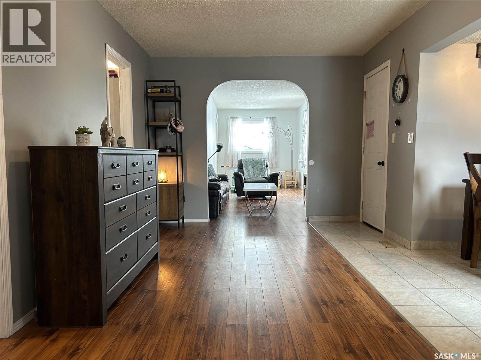 810 2nd Street, Estevan, Saskatchewan  S4A 0L2 - Photo 11 - SK031975