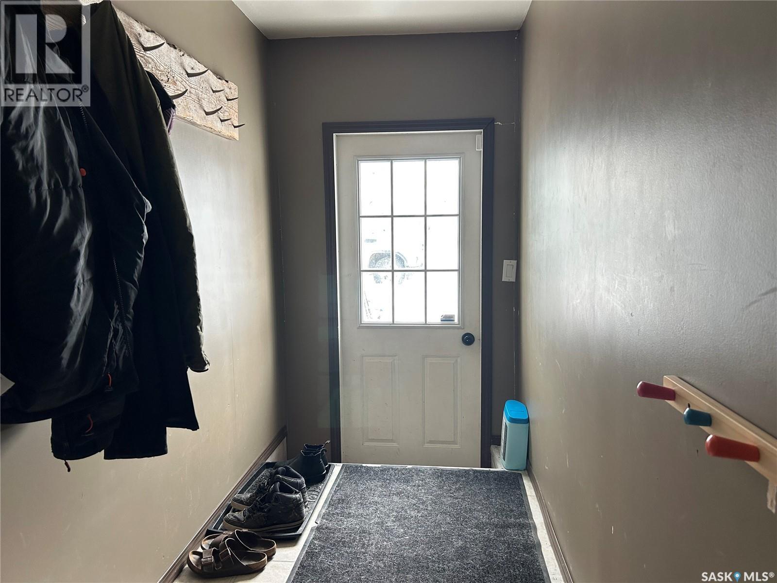 810 2nd Street, Estevan, Saskatchewan  S4A 0L2 - Photo 20 - SK031975