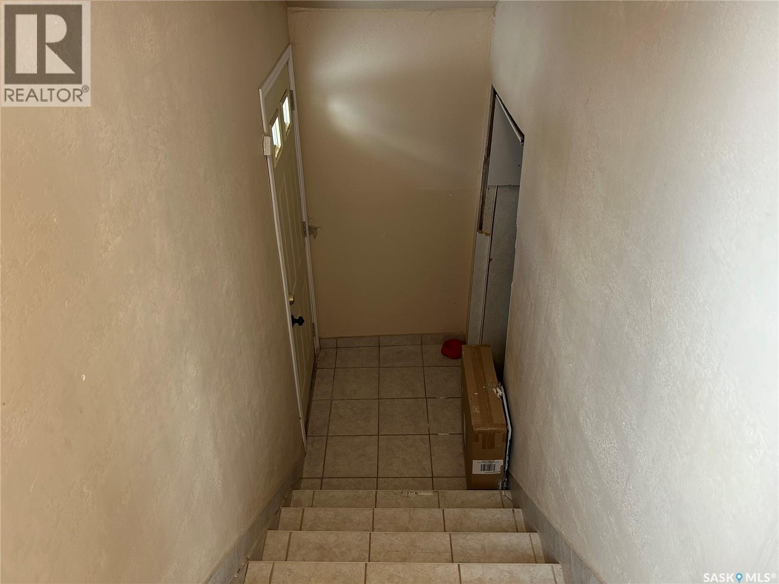 810 2nd Street, Estevan, Saskatchewan  S4A 0L2 - Photo 22 - SK031975