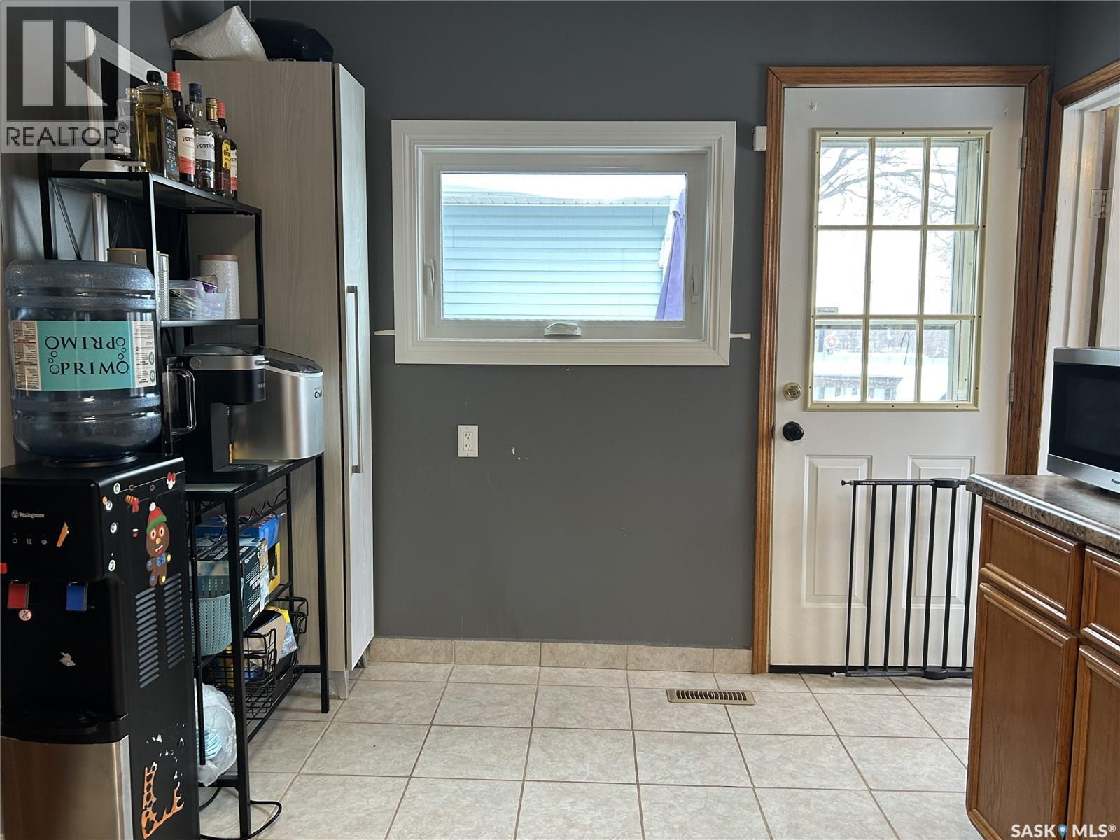 810 2nd Street, Estevan, Saskatchewan  S4A 0L2 - Photo 7 - SK031975