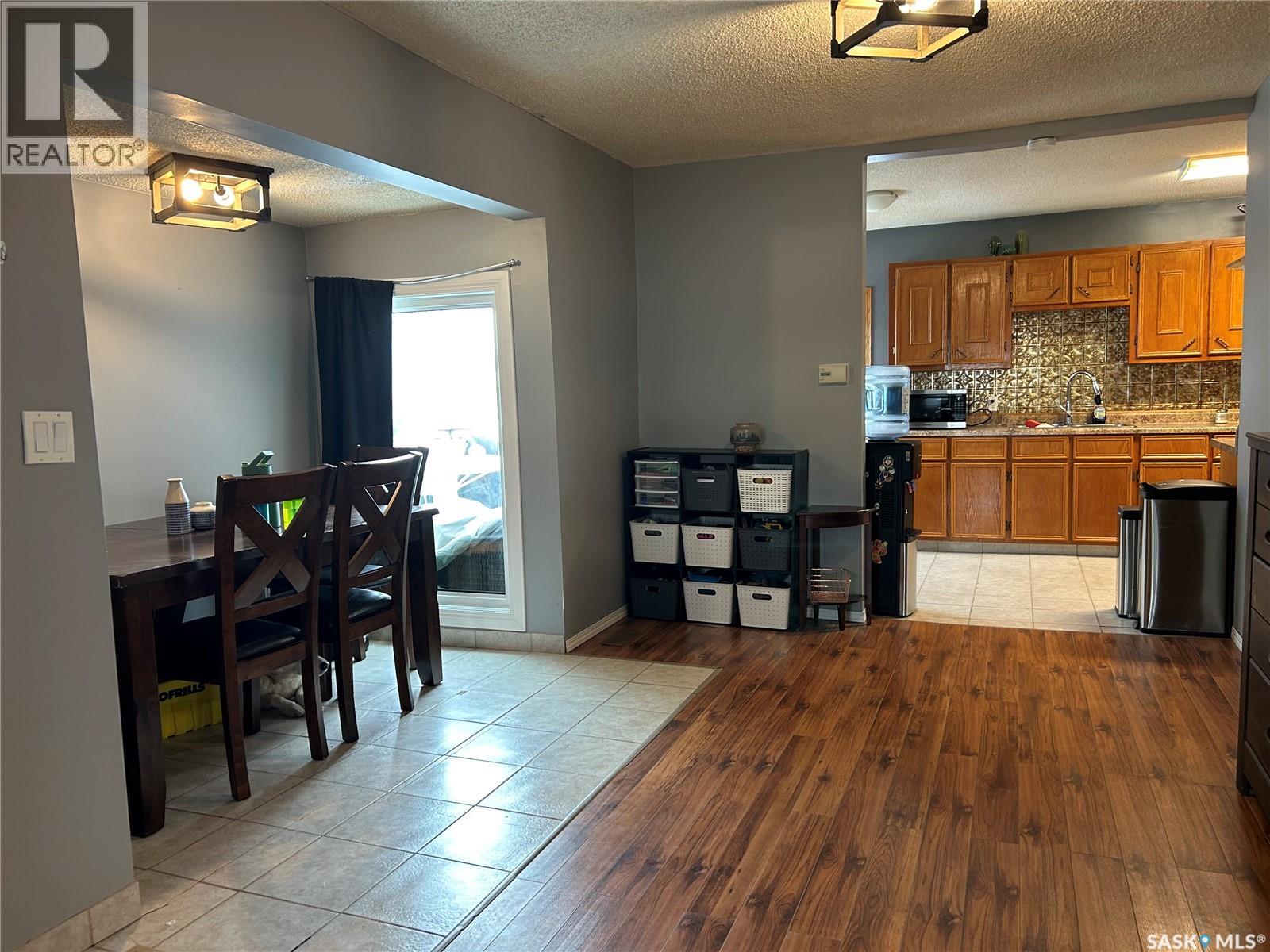 810 2nd Street, Estevan, Saskatchewan  S4A 0L2 - Photo 9 - SK031975