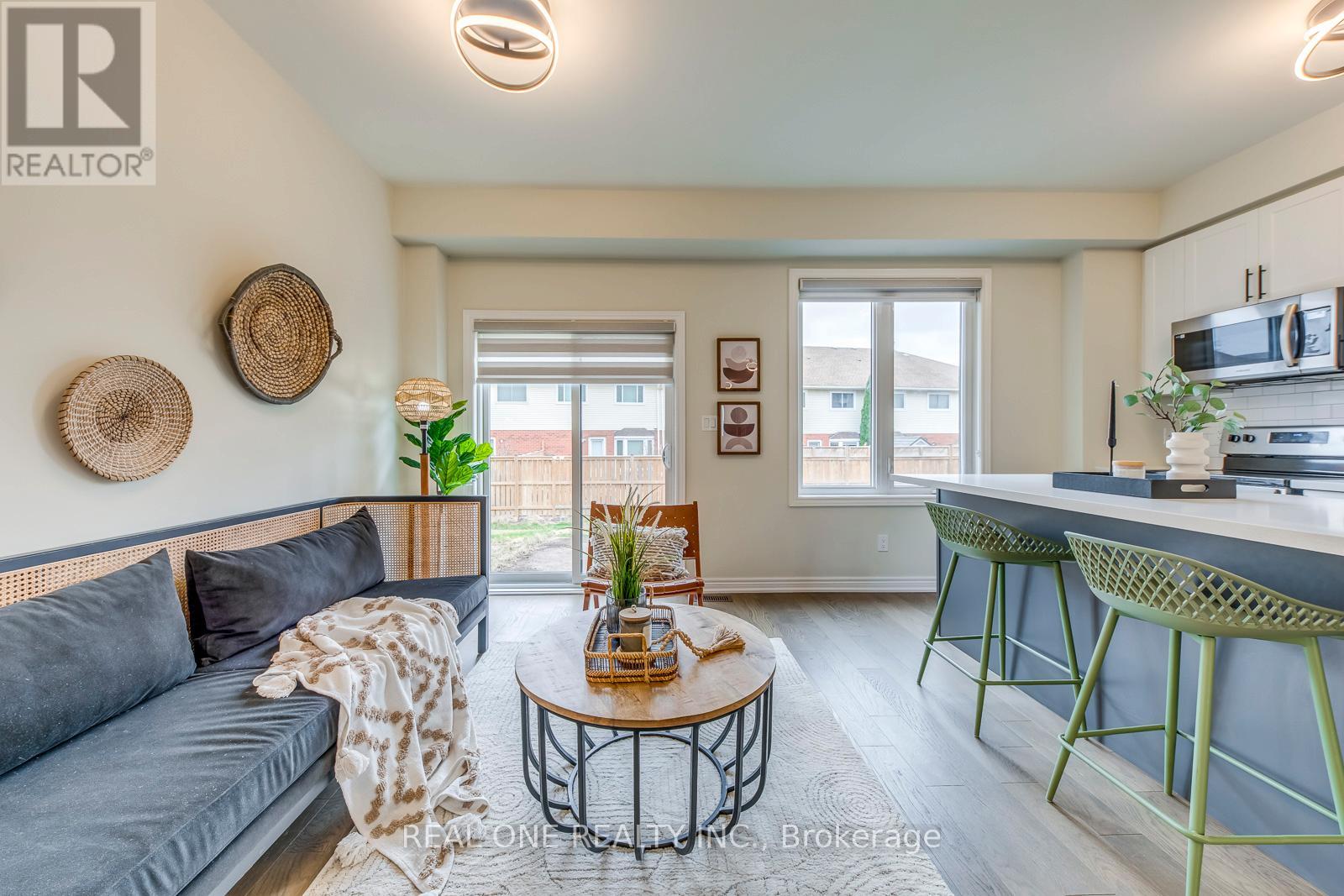 27 Genoa Drive, Hamilton, Ontario  L9B 0K1 - Photo 11 - X12959212