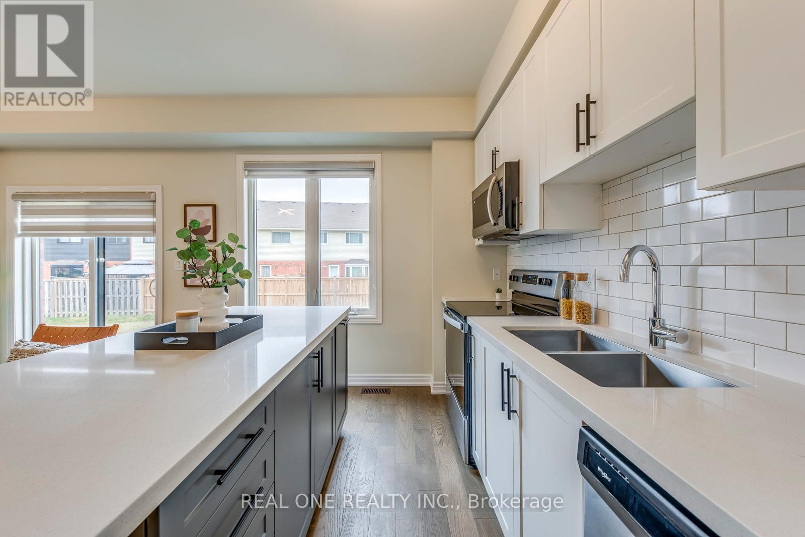 27 Genoa Drive, Hamilton, Ontario  L9B 0K1 - Photo 19 - X12959212