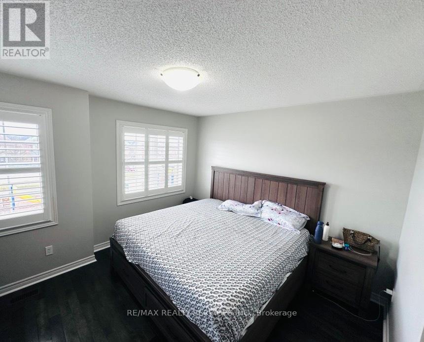 29 Peach Drive, Brampton, Ontario  L6R 0W5 - Photo 13 - W12957426