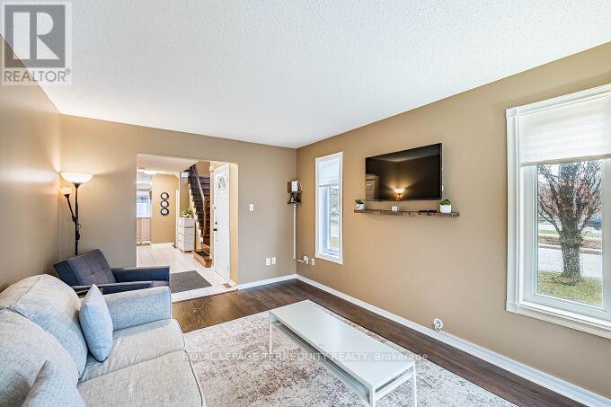 6039 Castlegrove Court, Mississauga, Ontario  L5N 7A8 - Photo 18 - W12958308