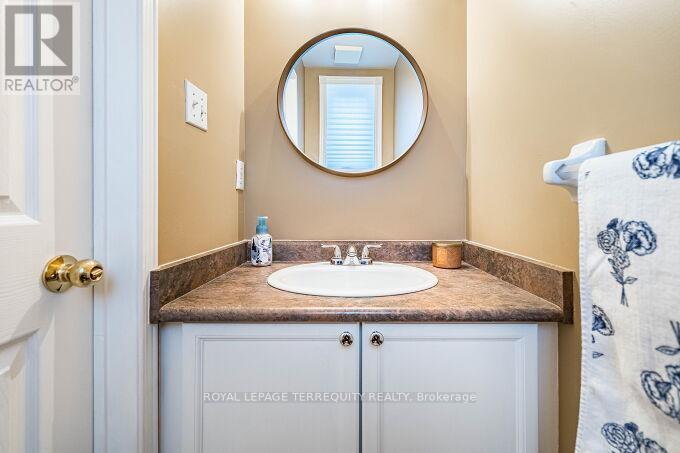 6039 Castlegrove Court, Mississauga, Ontario  L5N 7A8 - Photo 19 - W12958308