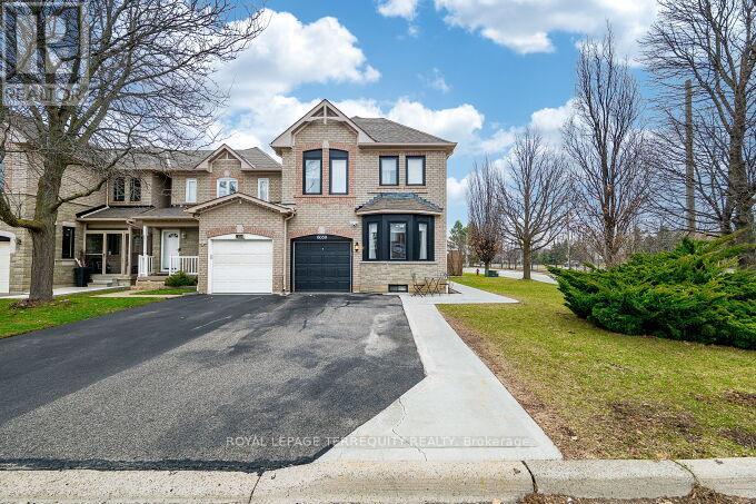 6039 Castlegrove Court, Mississauga, Ontario  L5N 7A8 - Photo 3 - W12958308