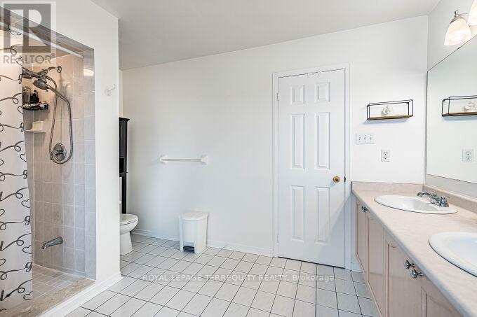 6039 Castlegrove Court, Mississauga, Ontario  L5N 7A8 - Photo 26 - W12958308