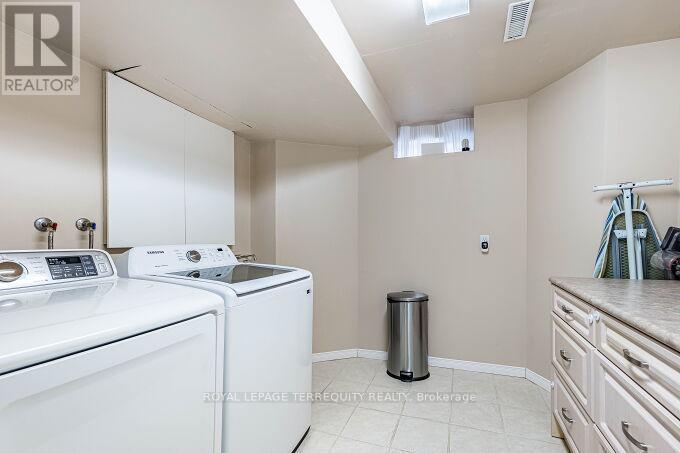 6039 Castlegrove Court, Mississauga, Ontario  L5N 7A8 - Photo 38 - W12958308