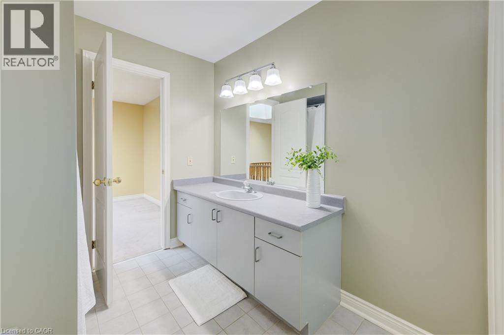 466 Dicenzo Drive, Hamilton, Ontario  L9B 2C4 - Photo 39 - 40817380