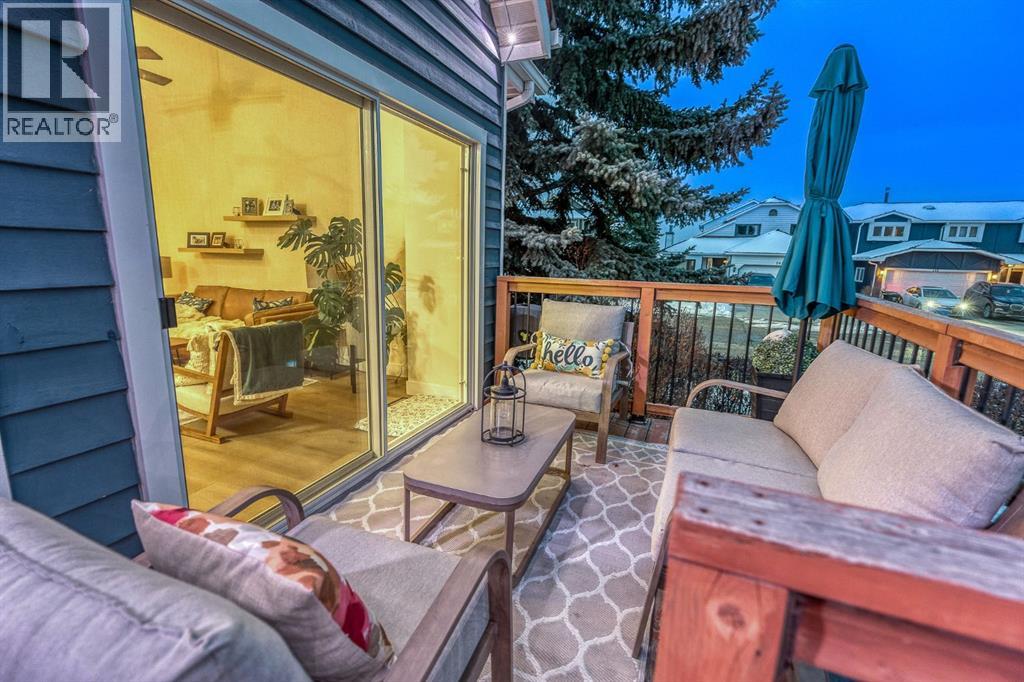 76 Stradbrooke Way SW, Calgary, Alberta  T3H 1S5 - Photo 5 - A2296622