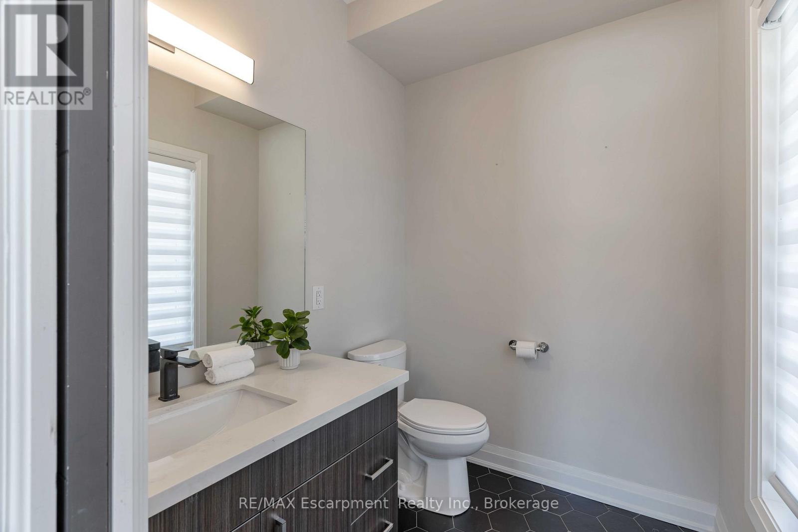 60 Park Avenue, St. Catharines, Ontario  L2P 1R2 - Photo 10 - X12959260