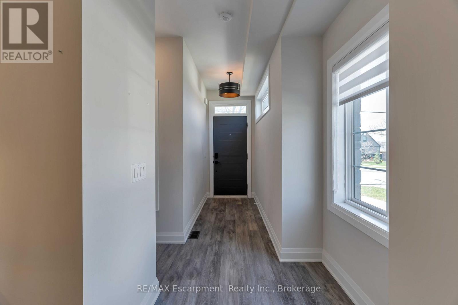 60 Park Avenue, St. Catharines, Ontario  L2P 1R2 - Photo 7 - X12959260