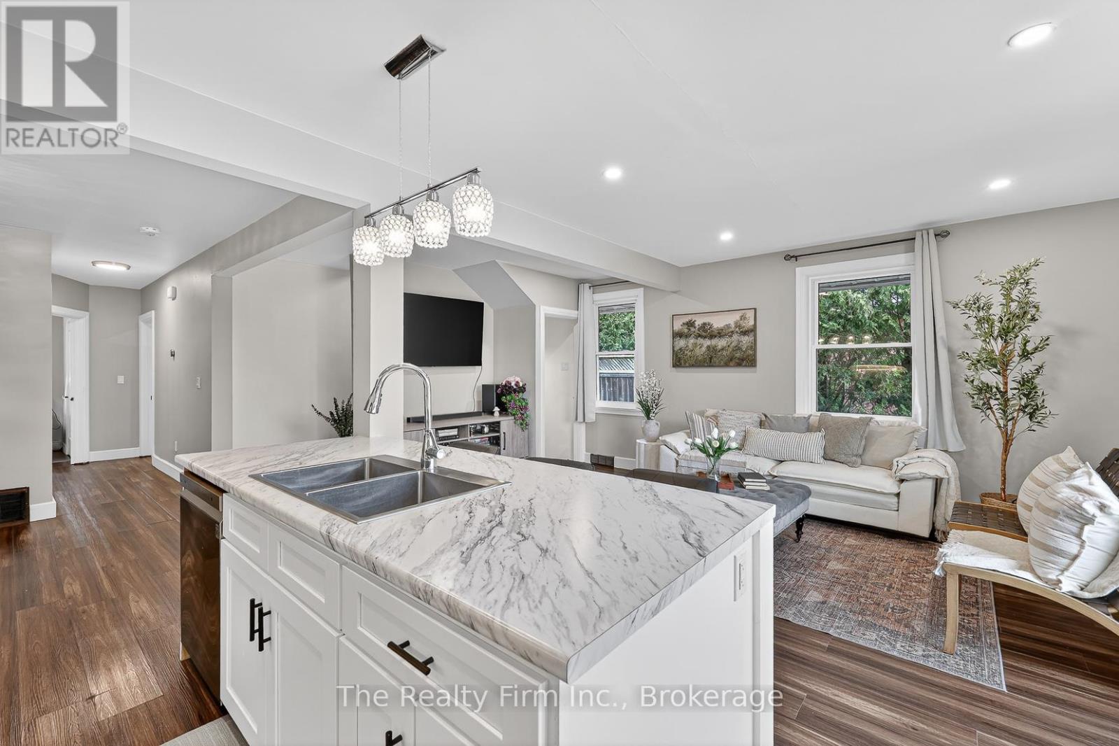 105 King Street E, Ingersoll, Ontario N5C 1G8 - Photo 12 - X12959296