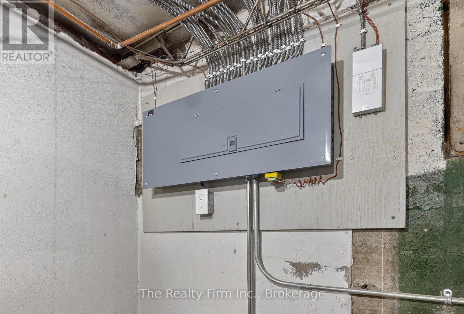 105 King Street E, Ingersoll, Ontario N5C 1G8 - Photo 23 - X12959296