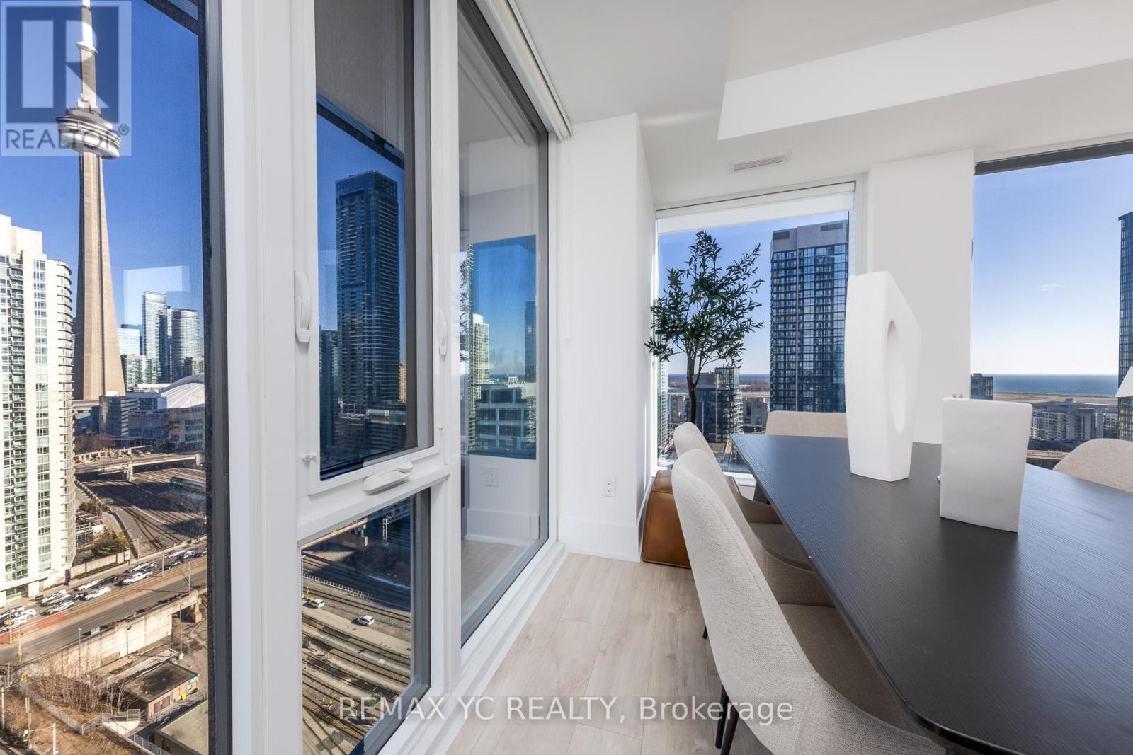 1612 - 470 Front Street, Toronto, Ontario  M5V 0V6 - Photo 7 - C12936272