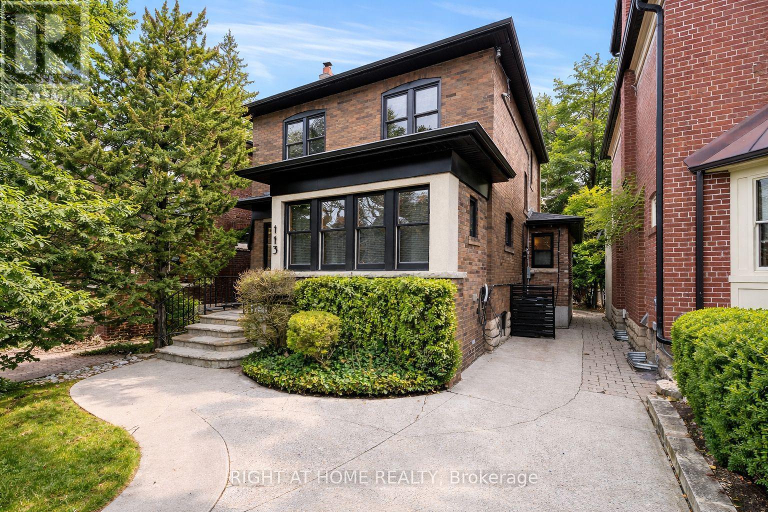 113 Eastbourne Avenue, Toronto, Ontario M5P 2G4 - Photo 2 - C12953538