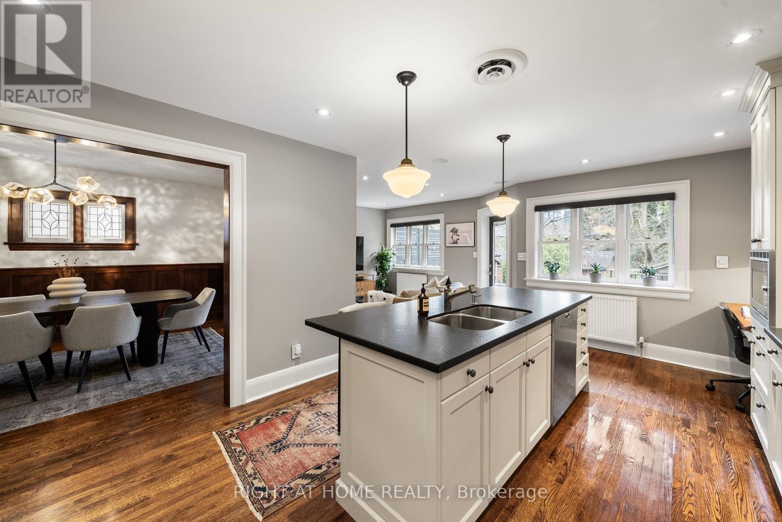 113 Eastbourne Avenue, Toronto, Ontario M5P 2G4 - Photo 13 - C12953538