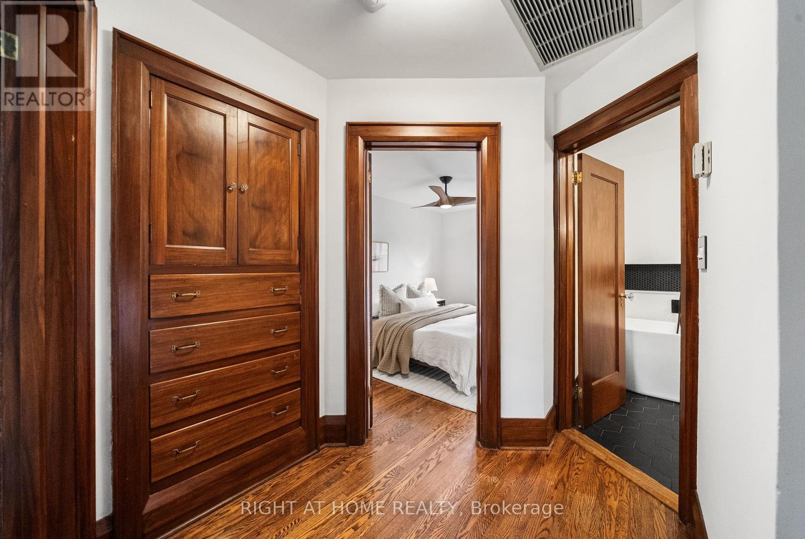 113 Eastbourne Avenue, Toronto, Ontario M5P 2G4 - Photo 23 - C12953538