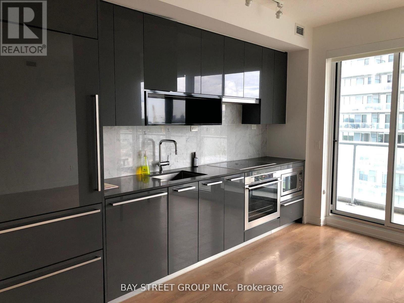 1106 - 117 Mcmahon Drive, Toronto, Ontario  M2K 0E4 - Photo 6 - C12955396