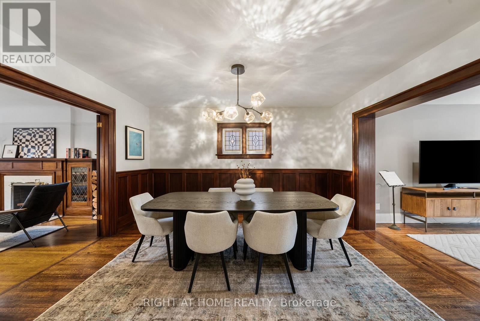 113 Eastbourne Avenue, Toronto, Ontario M5P 2G4 - Photo 9 - C12953538