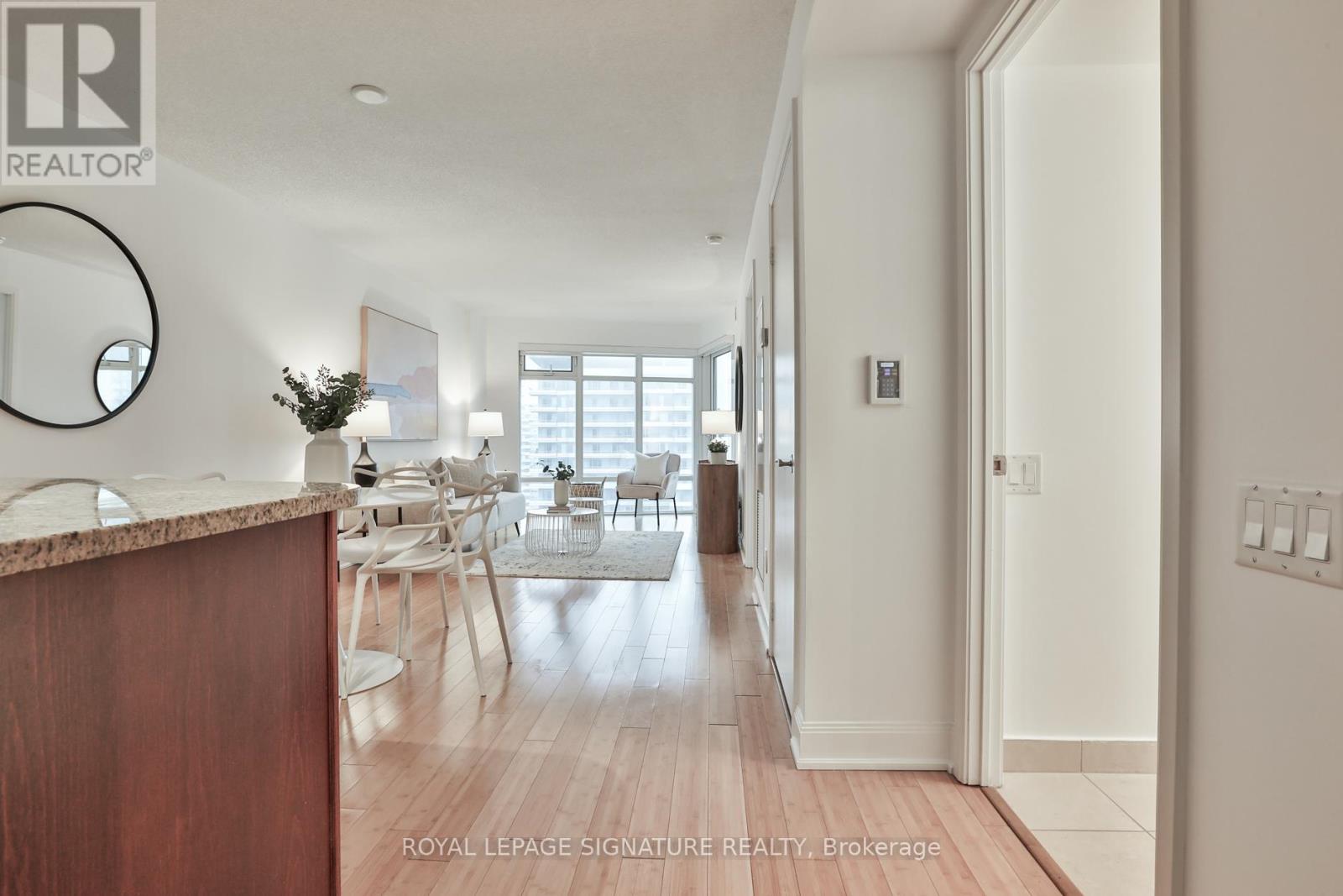 2701 - 2181 Yonge Street, Toronto (Mount Pleasant West), Ontario  M4S 3H7 - Photo 2 - C12955570