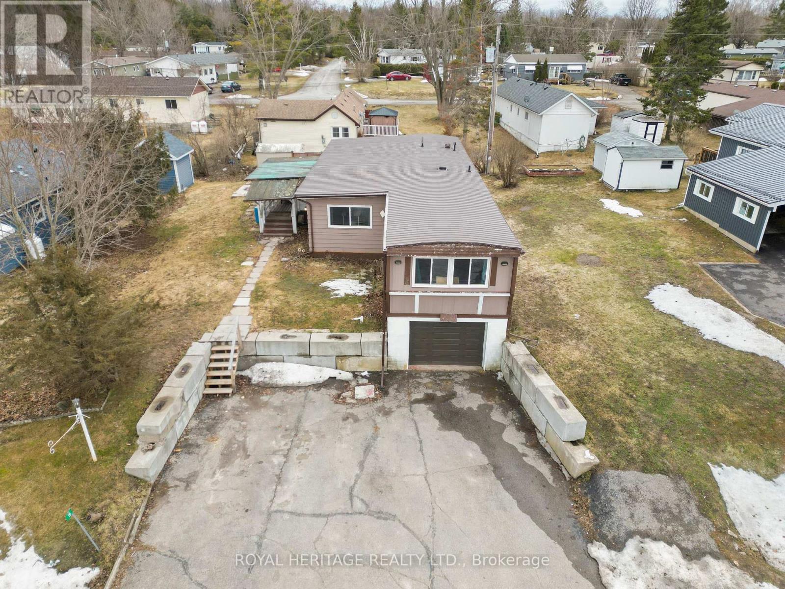 16 Fenelon Way, Kawartha Lakes, Ontario  K9V 4R1 - Photo 31 - X12952358