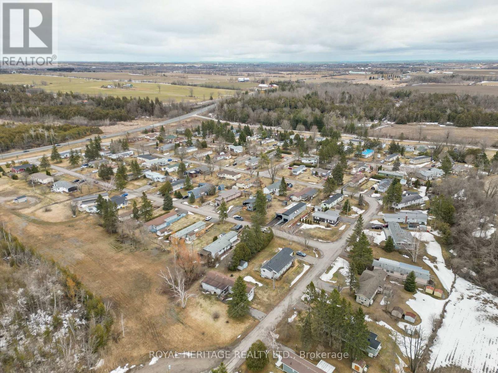 16 Fenelon Way, Kawartha Lakes, Ontario  K9V 4R1 - Photo 35 - X12952358