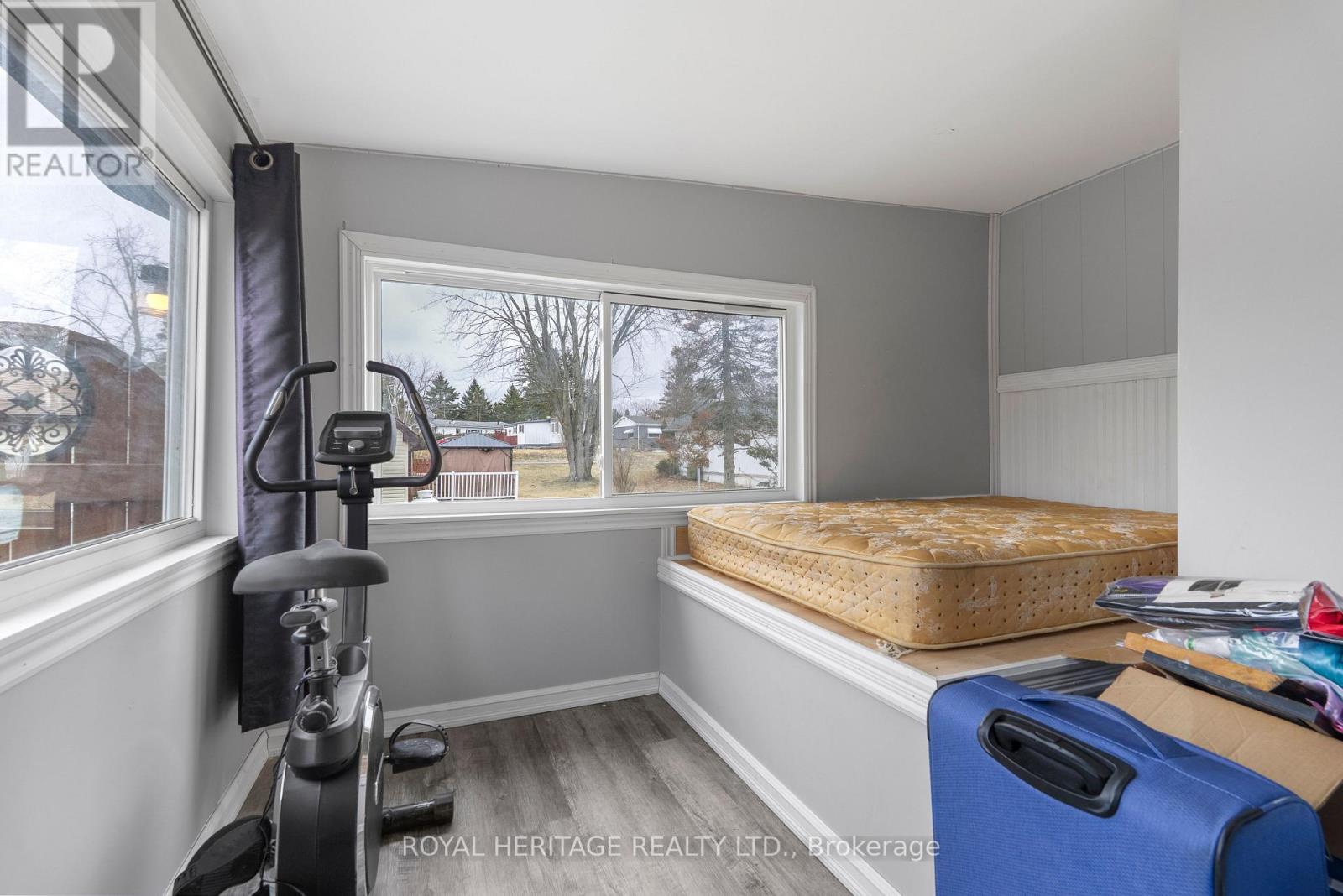 16 Fenelon Way, Kawartha Lakes, Ontario  K9V 4R1 - Photo 23 - X12952358