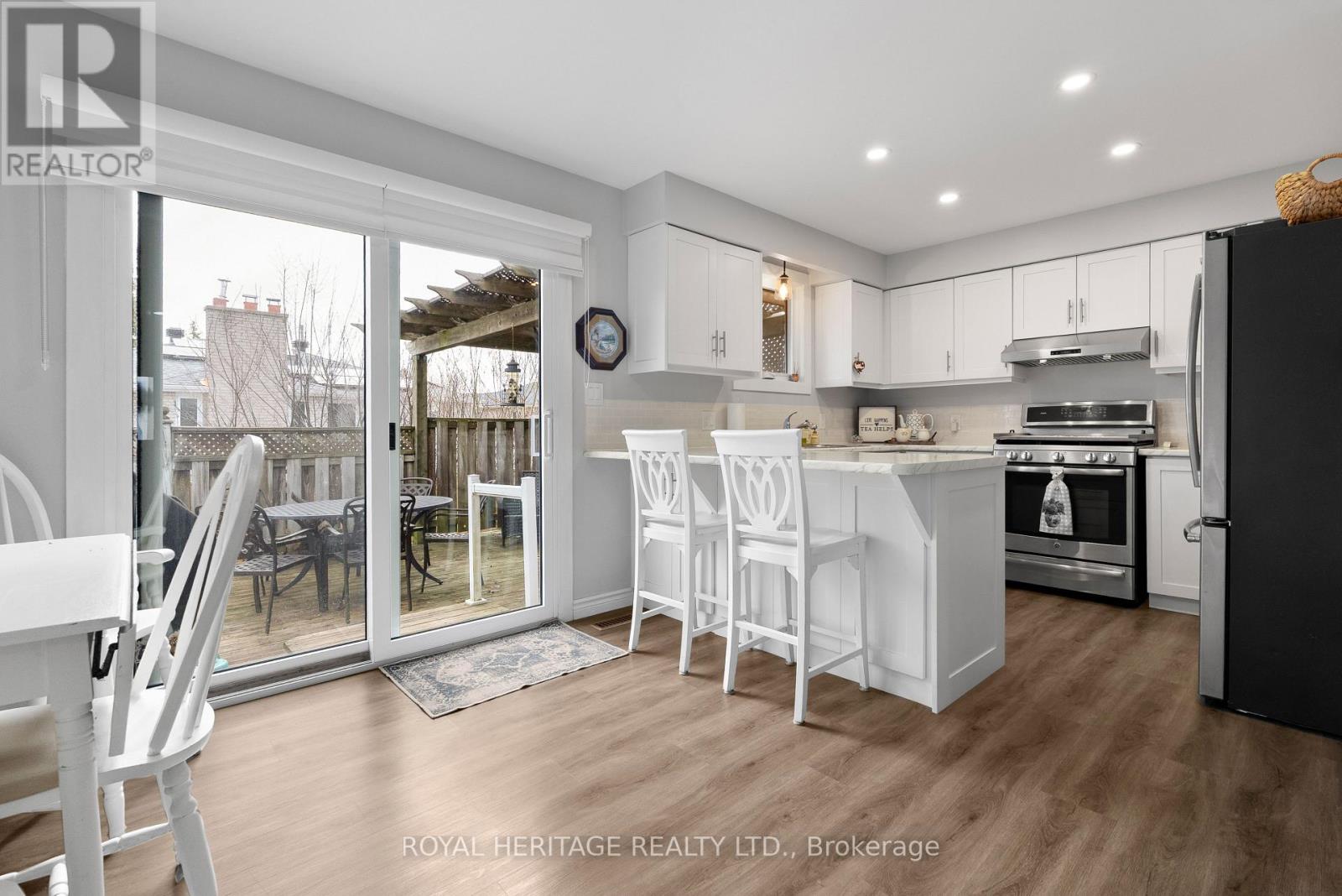 322 Victoria Avenue N, Kawartha Lakes, Ontario  K9V 5T6 - Photo 7 - X12952370