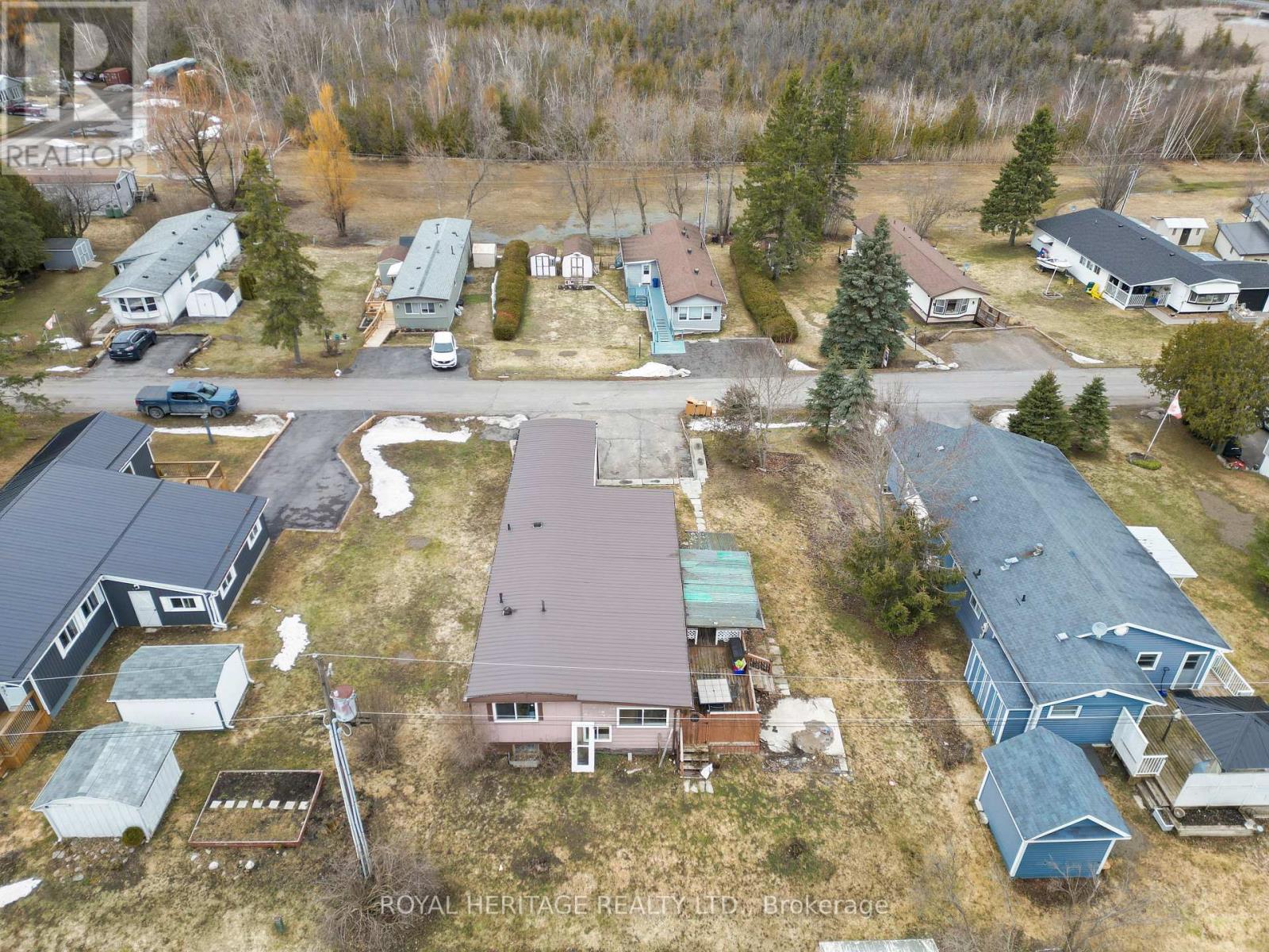 16 Fenelon Way, Kawartha Lakes, Ontario  K9V 4R1 - Photo 32 - X12952358