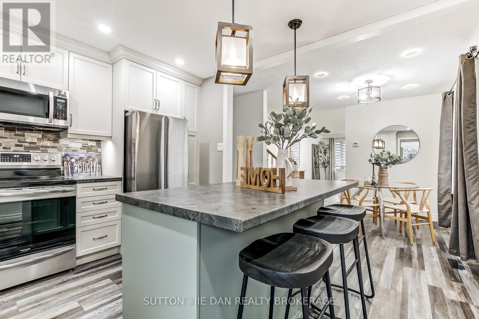 971 Eagle Crescent, London South, Ontario  N5Z 4K5 - Photo 5 - X12949904