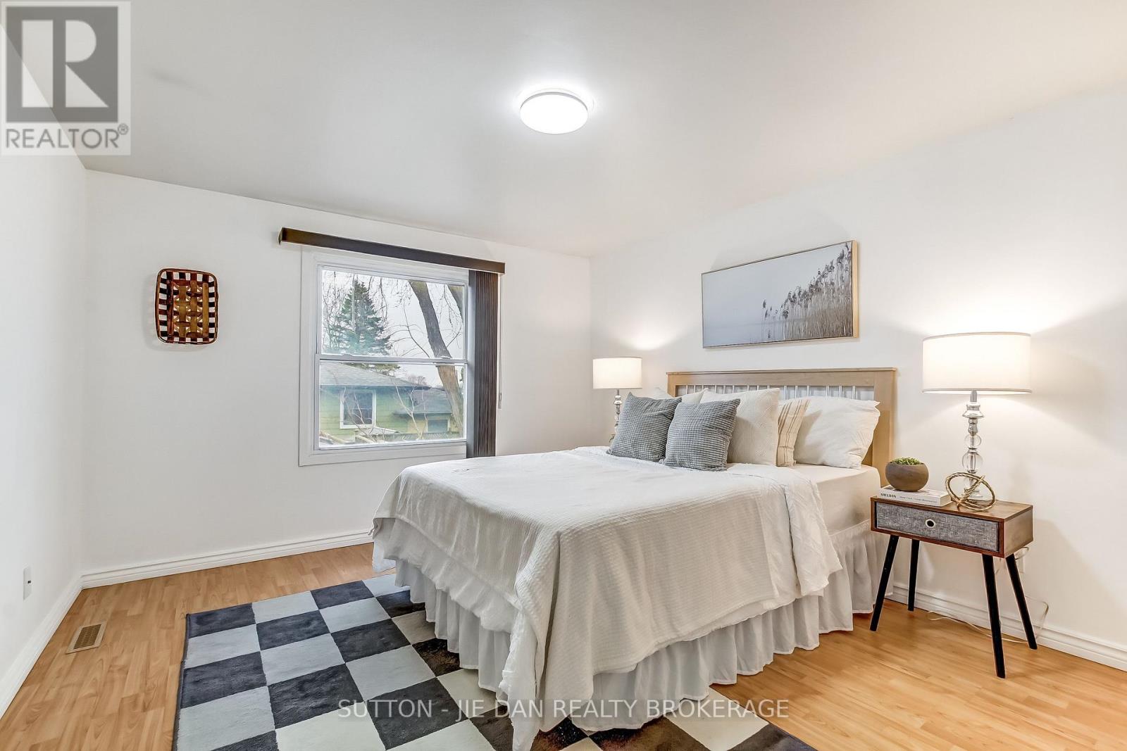 971 Eagle Crescent, London South, Ontario  N5Z 4K5 - Photo 12 - X12949904