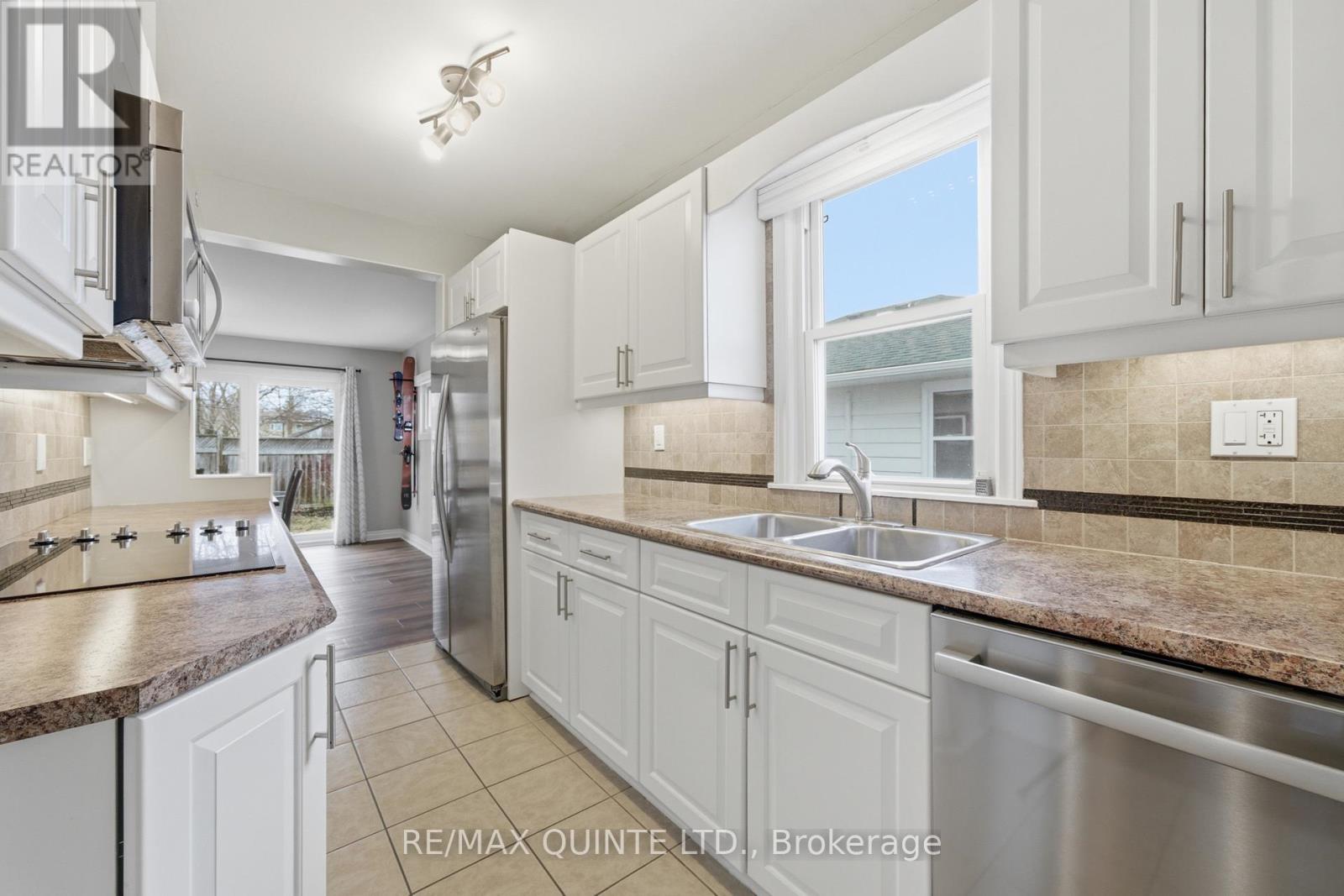 72 Campbell Street, Quinte West, Ontario  K8V 3A1 - Photo 11 - X12955472