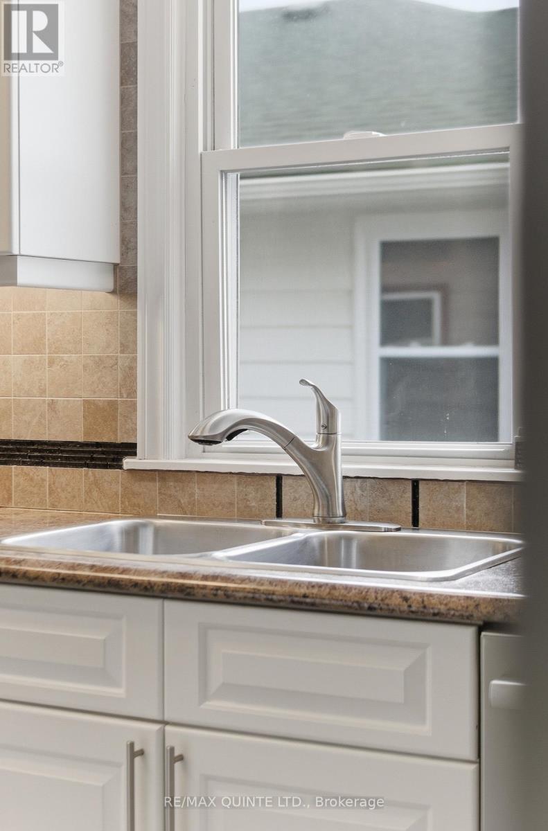 72 Campbell Street, Quinte West, Ontario  K8V 3A1 - Photo 15 - X12955472