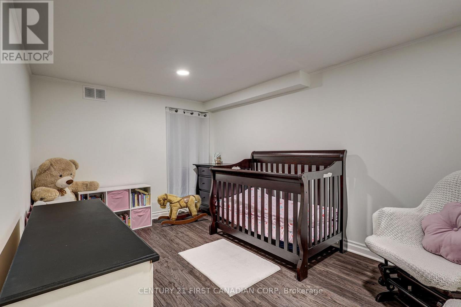 691 Emery Street E, London South, Ontario  N6C 2G3 - Photo 29 - X12955198