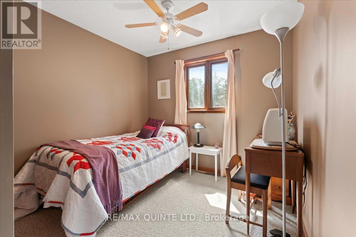 338 Sunrise Drive, Prince Edward County, Ontario  K8N 4Z7 - Photo 24 - X12955486