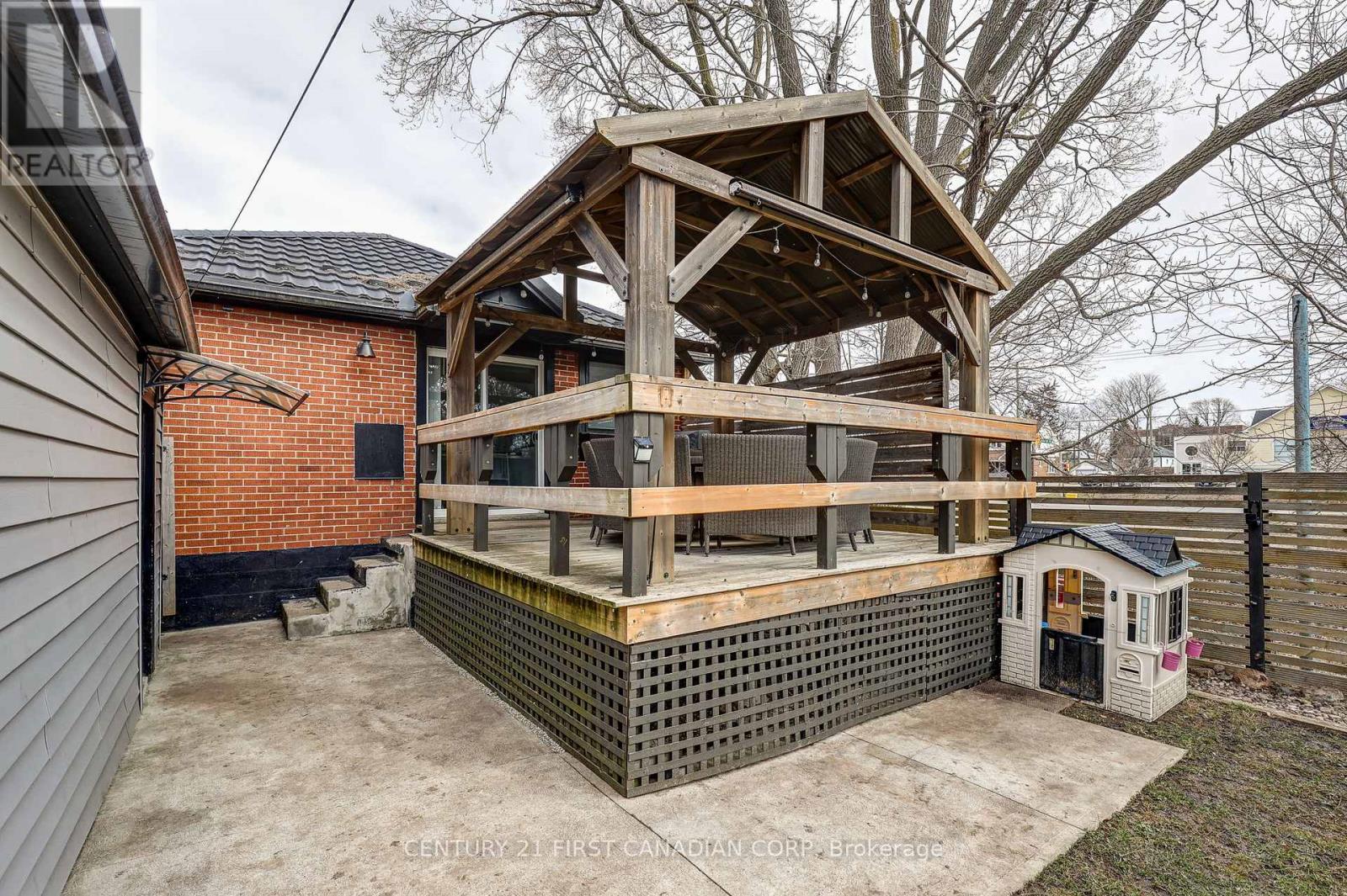 691 Emery Street E, London South, Ontario  N6C 2G3 - Photo 45 - X12955198