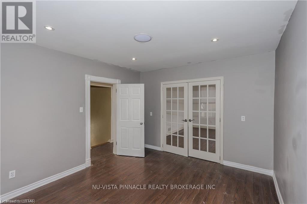 Upper Unit - 11 Oxford Street, London North, Ontario  N6H 1R2 - Photo 11 - X12955516