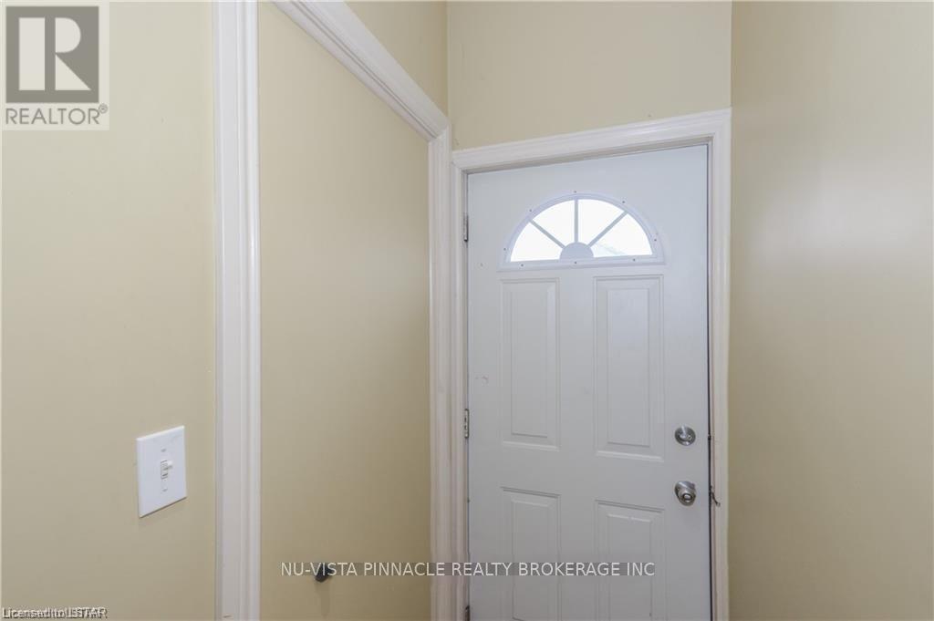 Upper Unit - 11 Oxford Street, London North, Ontario  N6H 1R2 - Photo 2 - X12955516